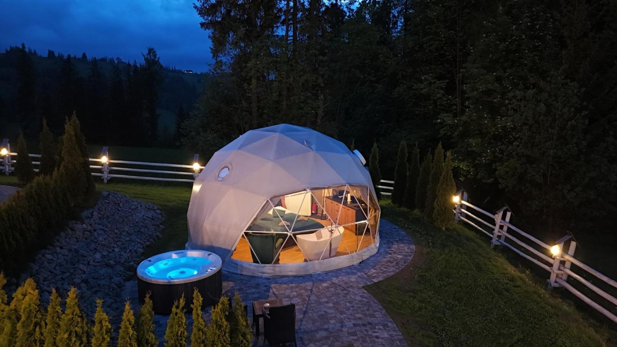 Mountain Glamp & Jacuzzi Glamping *